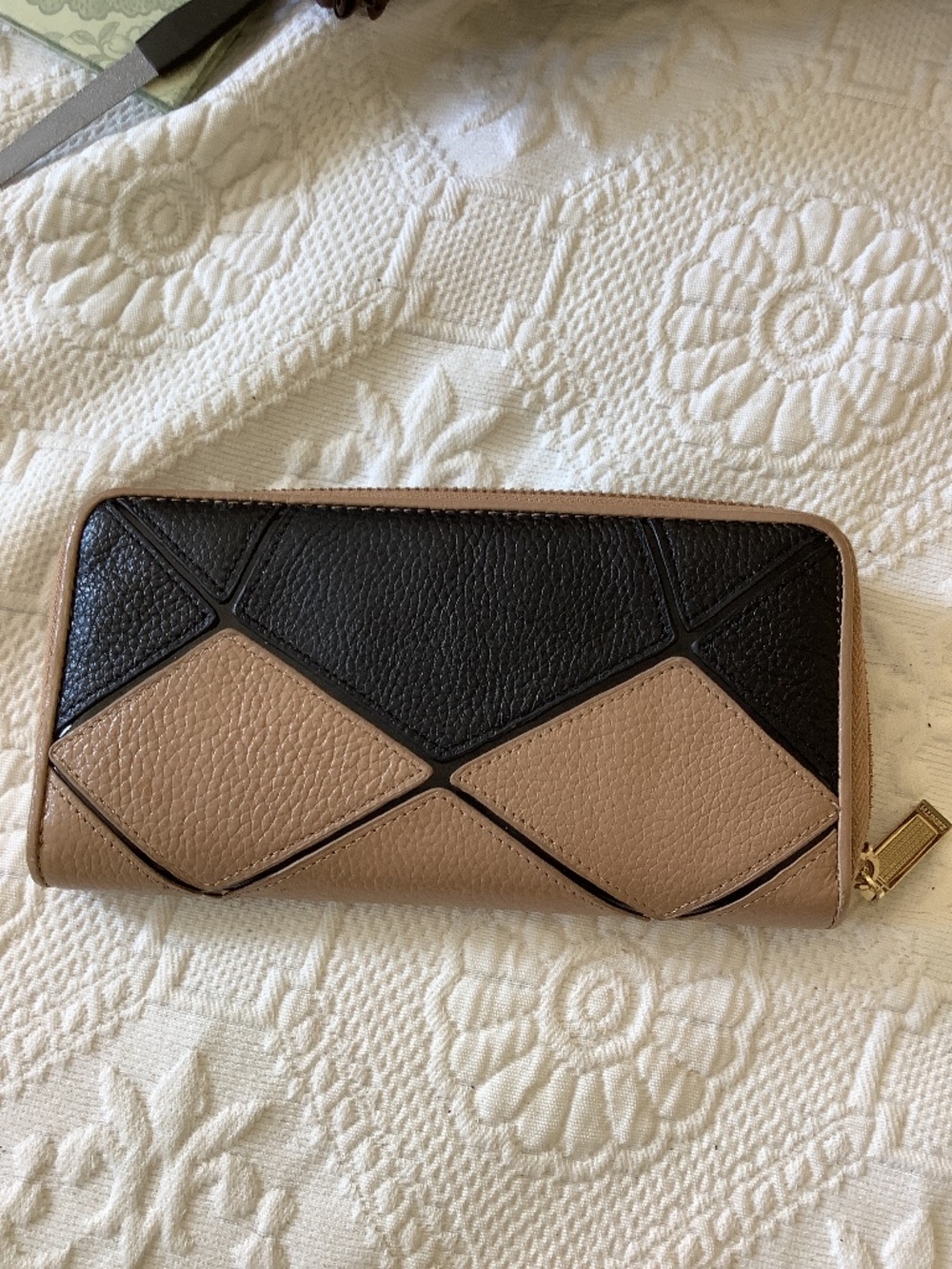 Stylish Tan and Black Wallet by Zenith with  3 compartments 12 card slots